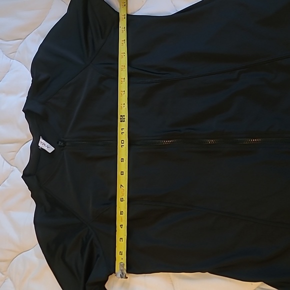 ARTESANDS black Seurat Short-Sleeve Full-Zip Rashguard Top - Picture 7 of 12